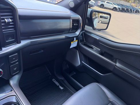 Used 2025 Ford F150 Lariat w/ Equipment Group 502A High AWD/4WD image 19