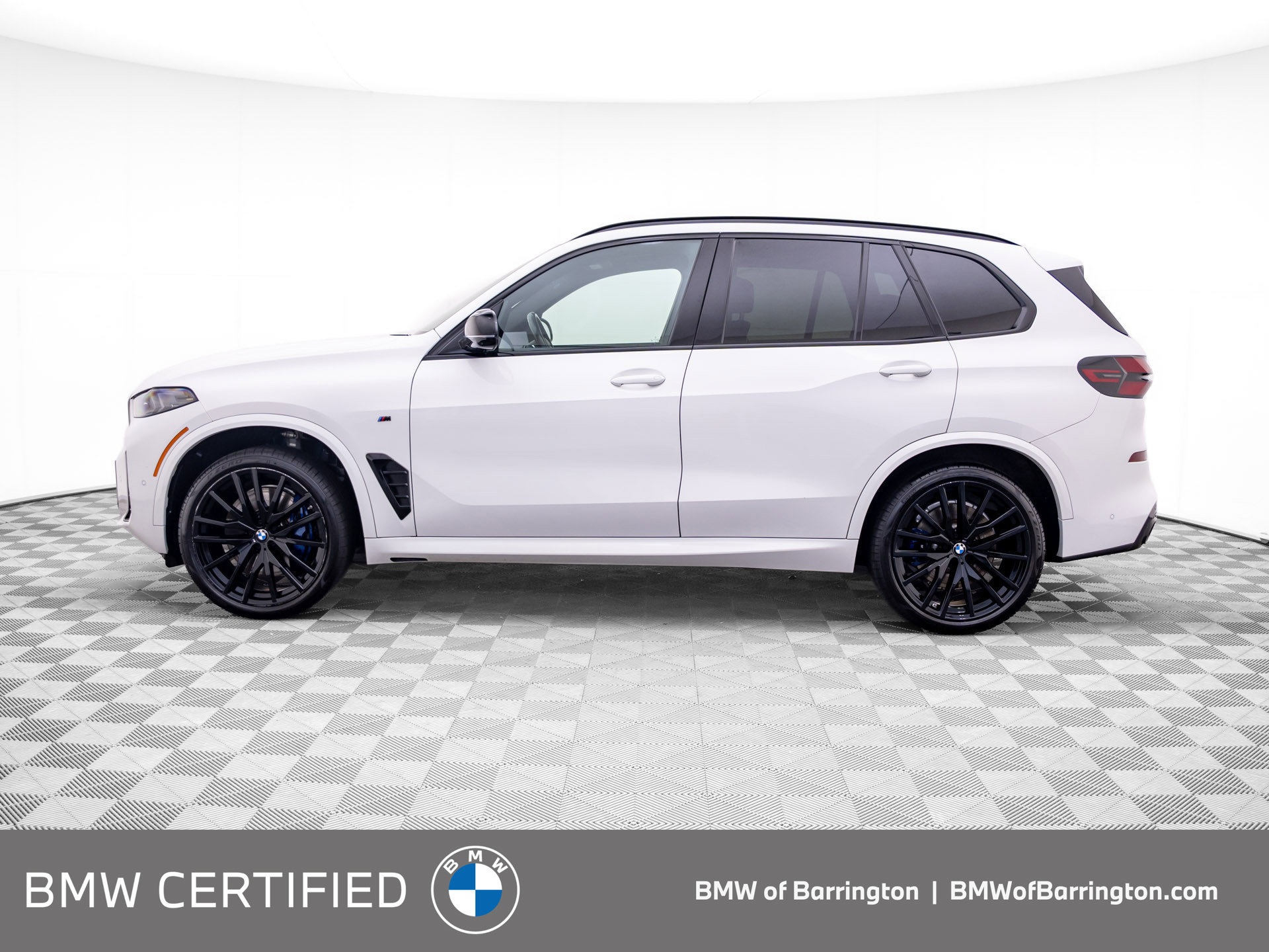Certified 2024 BMW X5 M60i w/ Climate Comfort Package AWD/4WD image 2