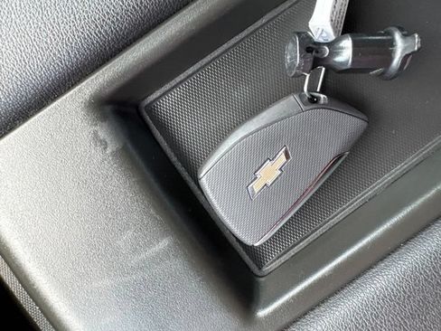 Used 2024 Chevrolet Silverado 1500 LT AWD/4WD image 51