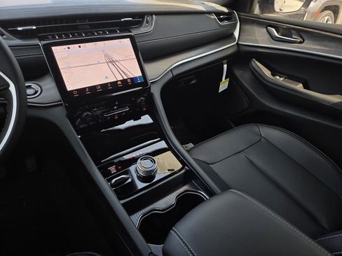 New 2025 Jeep Grand Cherokee L Limited AWD/4WD image 21