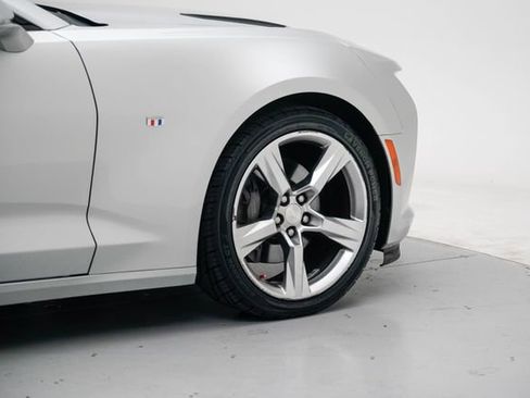 Used 2017 Chevrolet Camaro SS RWD image 7