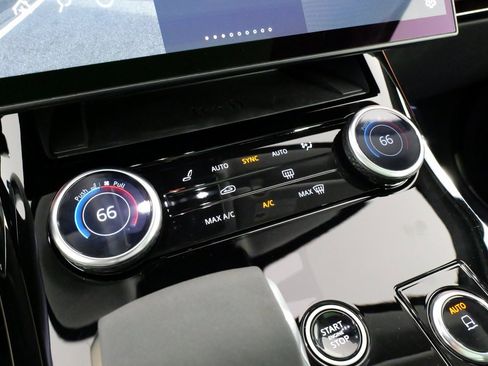 Used 2023 Land Rover Range Rover Sport SE image 55