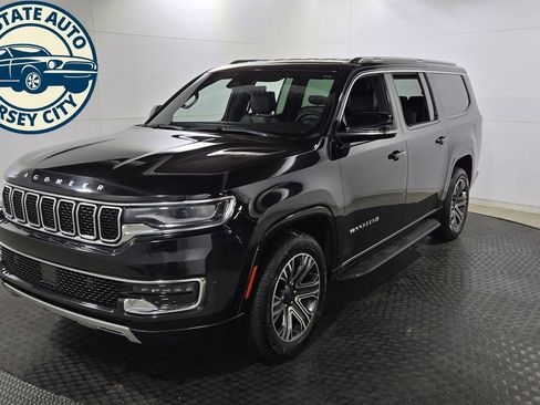 Used 2024 Jeep Wagoneer L Series II AWD/4WD image 3