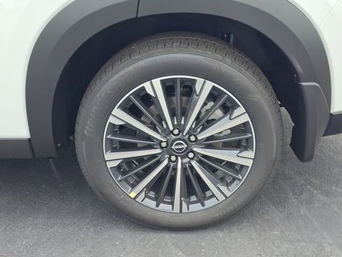 New 2026 Nissan Pathfinder Platinum AWD/4WD image 11