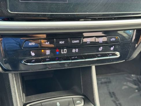 Certified 2022 Chevrolet Bolt LT FWD image 17
