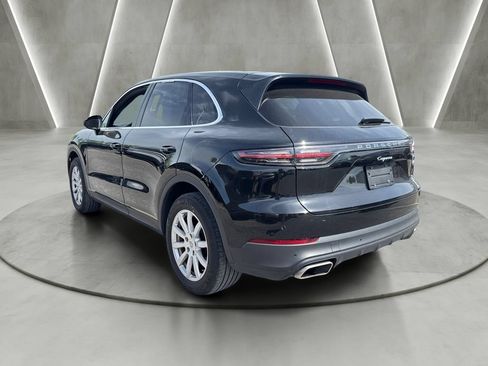 Used 2023 Porsche Cayenne AWD/4WD image 5
