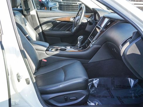 Used 2016 INFINITI Q50 Hybrid w/ Technology Package image 12