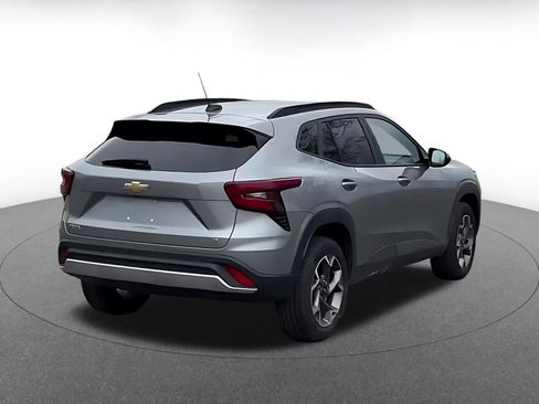 Used 2025 Chevrolet Trax LT image 14