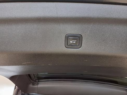 Used 2021 Chevrolet Tahoe Z71 AWD/4WD image 22