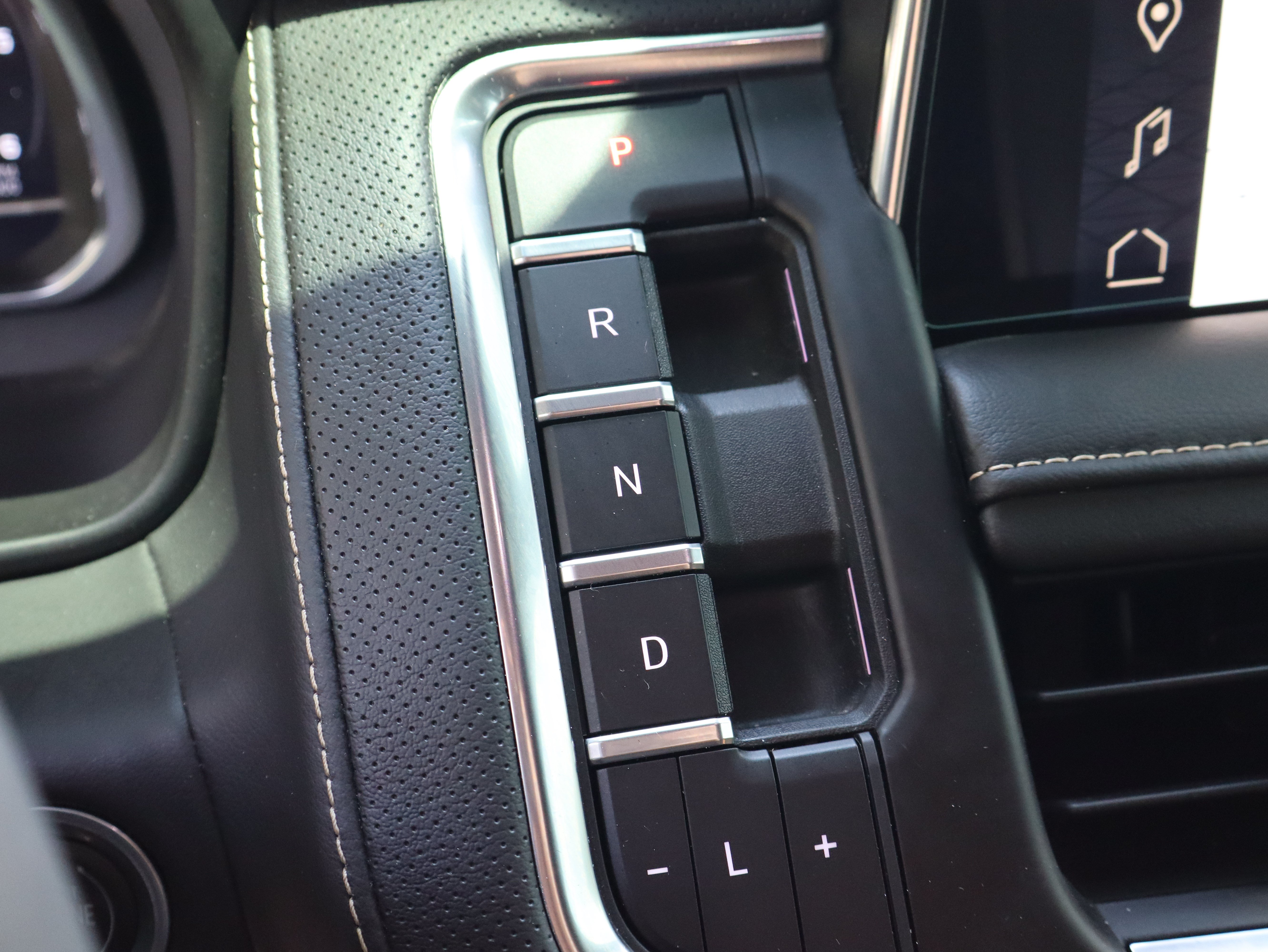 Used 2023 GMC Yukon SLT RWD image 47