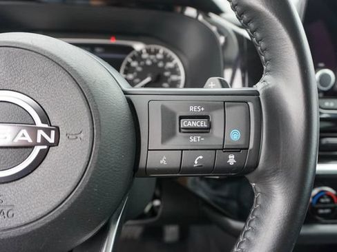 Used 2025 Nissan Pathfinder SV FWD image 25