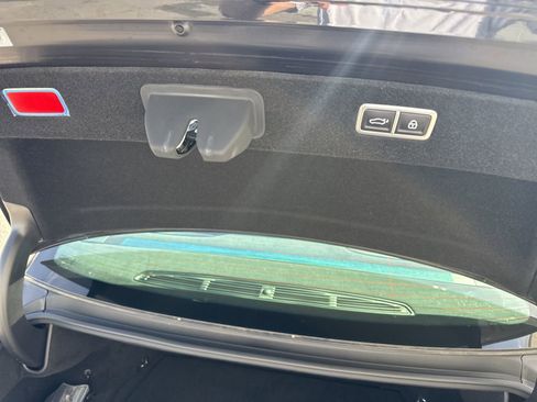 Used 2025 Genesis G90 3.5T image 11