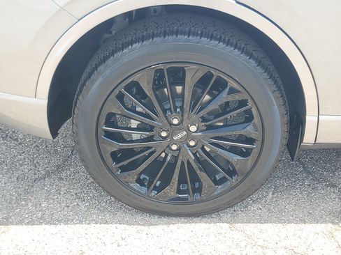 Certified 2024 Lincoln Corsair AWD w/ Equipment Group 101A image 7