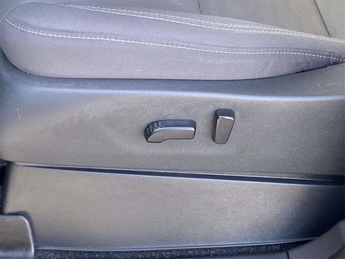 Used 2023 Nissan Frontier SV w/ Technology Package image 16