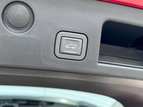 New 2026 GMC Terrain Denali w/ LPO, Floor Liner Package image 38