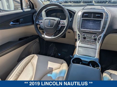 Used 2019 Lincoln Nautilus Select w/ Class II Trailer Tow Package FWD image 22