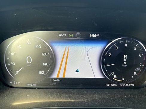 Used 2020 Volvo XC40 T5 R-Design image 11