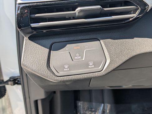 Used 2023 Volkswagen ID.4 Pro RWD image 18