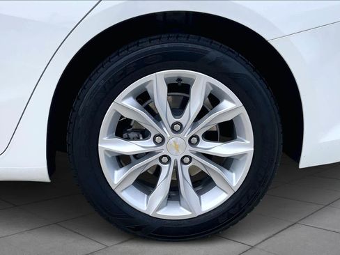 Used 2024 Chevrolet Malibu LT image 11