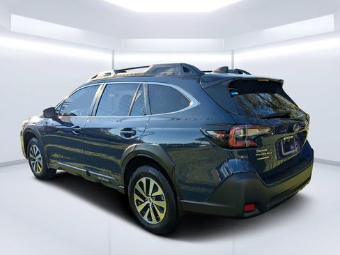 Certified 2025 Subaru Outback Premium AWD/4WD image 5