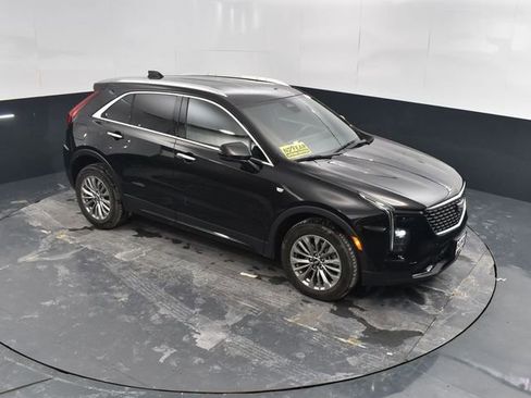 Used 2024 Cadillac XT4 Premium Luxury image 36