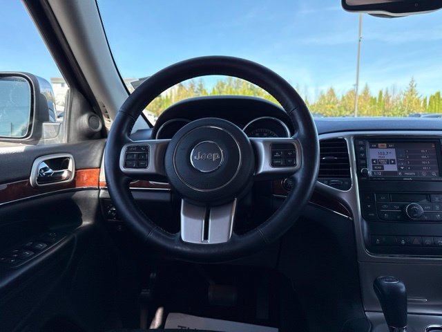 Used 2013 Jeep Grand Cherokee Limited w/ Luxury Group II AWD/4WD image 18