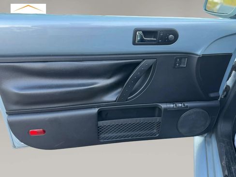 Used 2009 Volkswagen Beetle S image 10