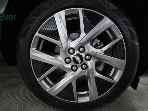 Used 2025 Cadillac Optiq Luxury 1 AWD/4WD image 20