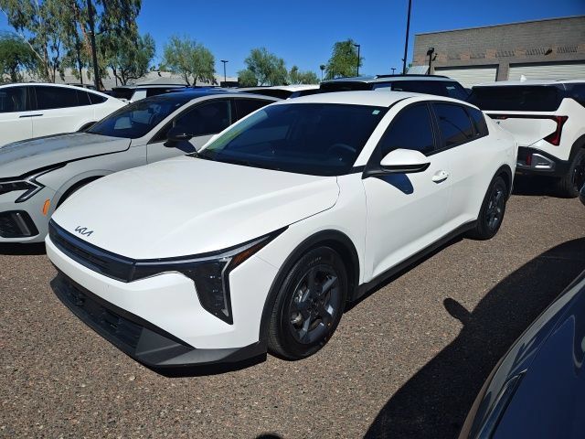 Certified 2026 Kia K4 FWD image 2
