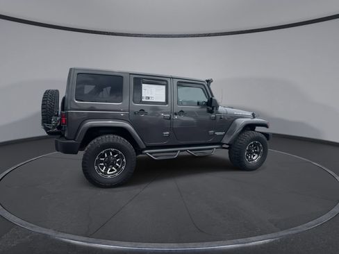 Used 2017 Jeep Wrangler Unlimited Rubicon w/ Cold Weather Group AWD/4WD image 9