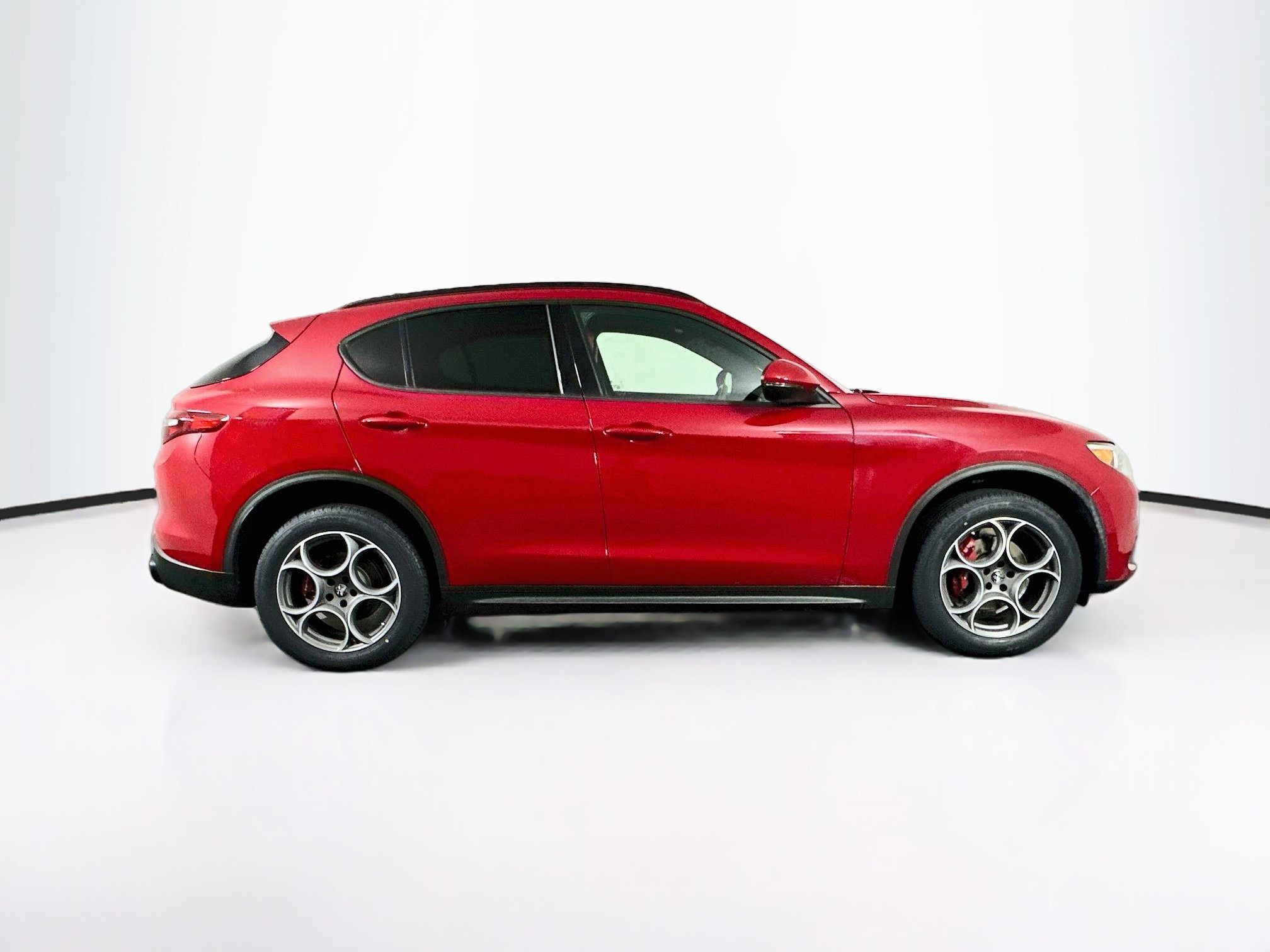 Used 2023 Alfa Romeo Stelvio Sprint RWD image 10