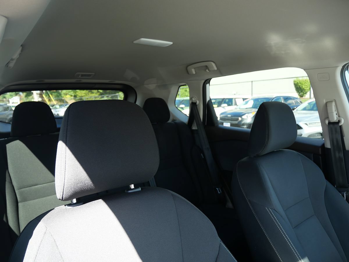 Used 2023 Nissan Rogue S AWD/4WD image 18