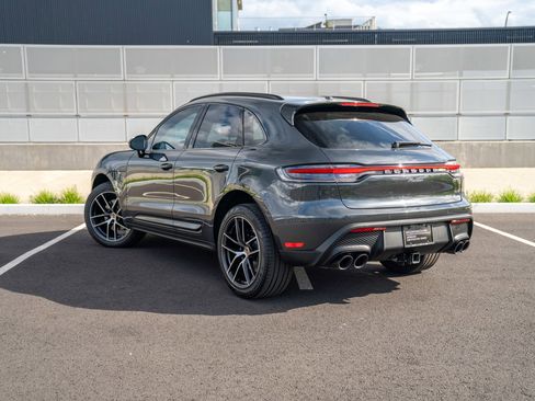 Certified 2023 Porsche Macan AWD/4WD image 3