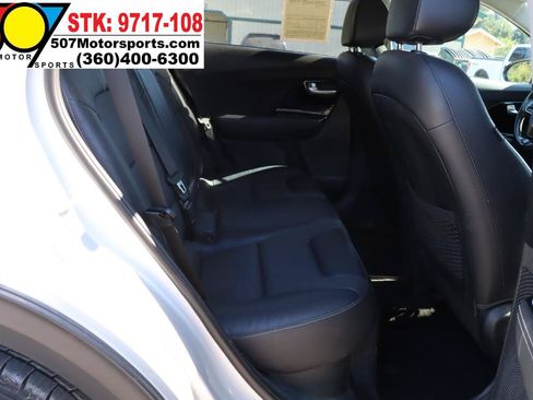 Used 2017 Kia Niro EX FWD image 14