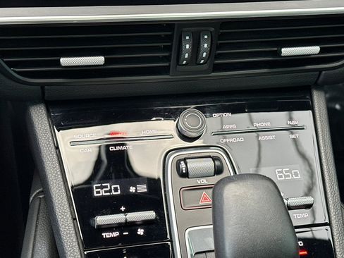 Used 2023 Porsche Cayenne Base image 21