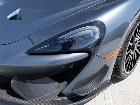 Used 2020 McLaren 620R RWD image 34
