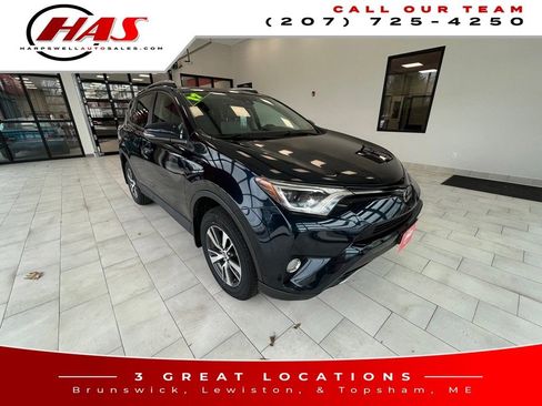 Used 2017 Toyota RAV4 XLE AWD/4WD image 8