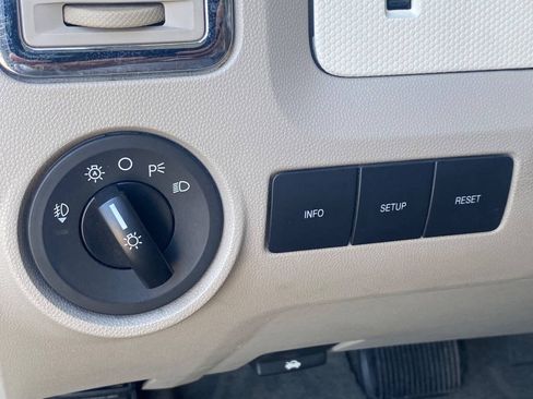 Used 2010 Mercury Mariner Premier FWD image 20