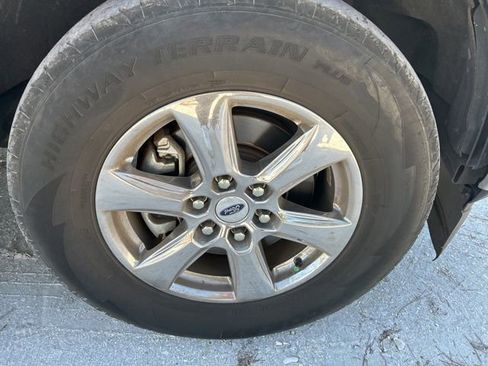 Used 2018 Ford F150 XLT w/ Equipment Group 302A Luxury image 19