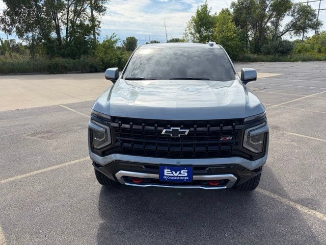 Used 2025 Chevrolet Suburban Z71 w/ Z71 Off-Road Package AWD/4WD image 2
