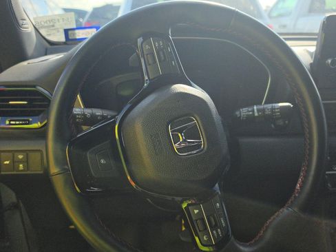 Used 2025 Honda Pilot Black Edition image 3