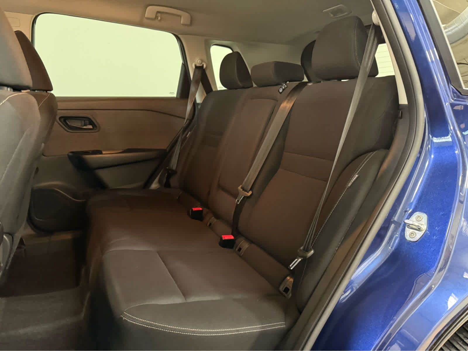 Used 2023 Nissan Rogue S AWD/4WD image 13