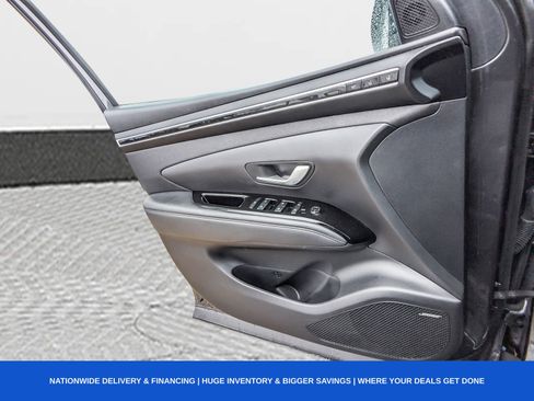 Used 2023 Hyundai Tucson Limited image 32