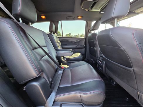 Used 2021 Honda Pilot Black Edition image 32