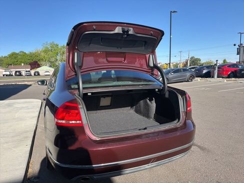 Used 2014 Volkswagen Passat TDI SEL Premium FWD image 10