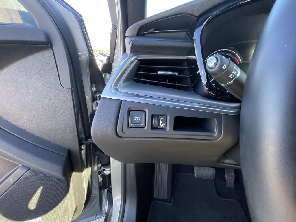 Certified 2025 Cadillac XT5 Luxury FWD image 15