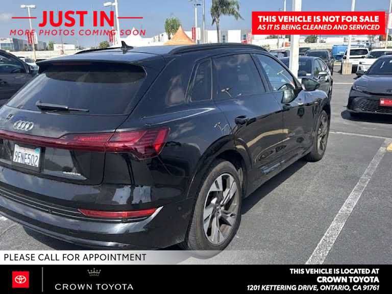 Used 2021 Audi e-tron Premium w/ Convenience Plus Package AWD/4WD image 4