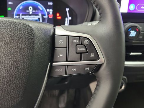 Used 2024 Toyota Grand Highlander XLE image 25