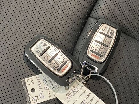 New 2026 Chrysler Pacifica Limited w/ S Appearance Package image 31