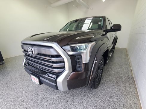 Used 2022 Toyota Tundra Limited AWD/4WD image 3